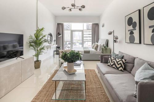 Frank Porter - Oasis Tower 1, Dubaj