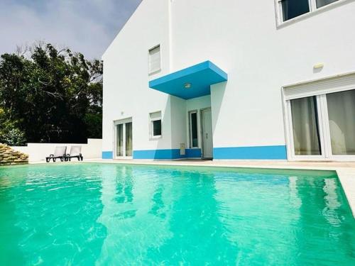 Holiday Home Heilige Efigenie by Interhome in Praia Da Areia Branca