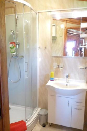 Holiday Home Glücksurlaub mit Hund am See by Interhome (Holiday Home Glucksurlaub mit Hund am See by Interhome) in Barnowko