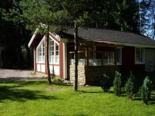 Holiday Home Haus Lena auf großem Grundstück am Waldrand by Interhome (Holiday Home Haus Lena auf großem Grundstuck am Waldrand by Interhome) in Loaklev