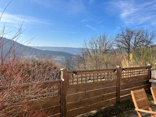 Cozy chalet in the Vosges with scenic views in 巴塞萊呂普河畔
