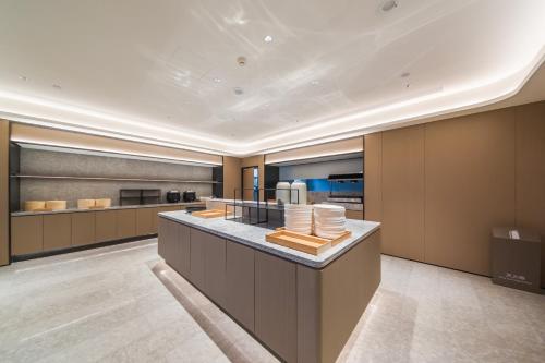 Lavande Hotel Beijing Railway Station – Beijing, IA