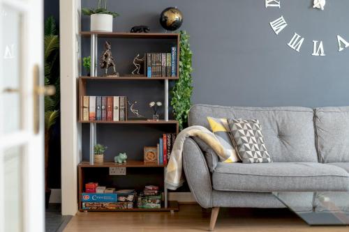 Facilities, Stylish 2-Bed Flat with Balcony Near Haymarket - Pass the Keys in Slateford
