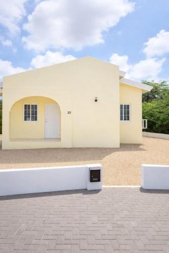 Cas La Lobi - Beautiful Vacation Home in Heart of Aruba in Barcadera
