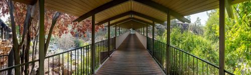 周边景点, Riverhouse Lodge in 本德(OR)