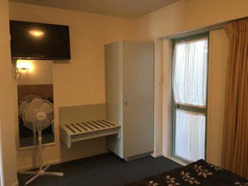 Fenton Court Motel - image 4