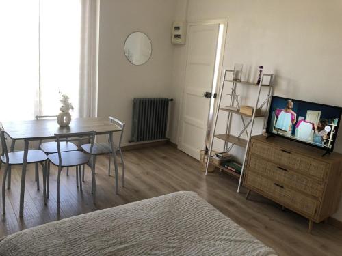 Studio 25m2 avec parking et balcon centre ville