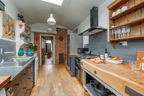 The Blue House by Grandeur Property in 利明通鎮