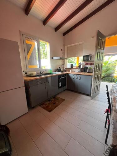 Maison cosy avec jacuzzi - entre Mer & Montagne - 5 Personnes & 1 bebe in Baie-Mahault
