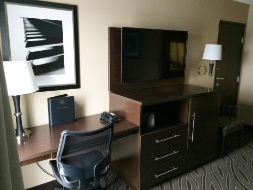 Best Western Plus Galleria Inn & Suites - image 6