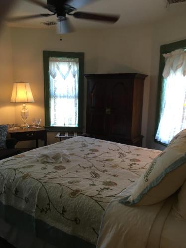 Parsonage Inn Bed and Breakfast