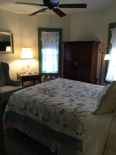 Parsonage Inn Bed and Breakfast