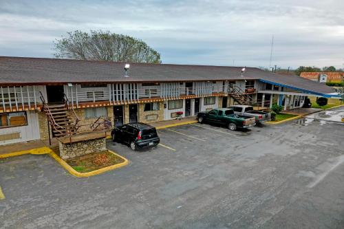 Cannon Inn By Capital O Gonzales Tx