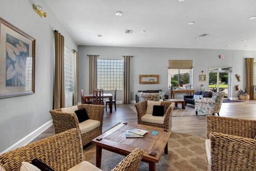 Dunes of Seagrove Condominiums - 로비