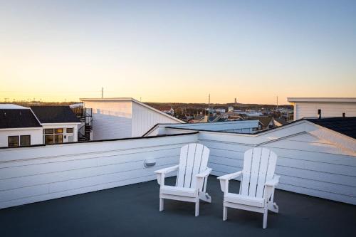 Luxury Condo with Sauna Theater Elevator GameRm - image 4