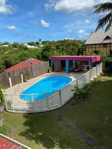 Bungalow à Sainte-Anne avec piscine privée - image 6