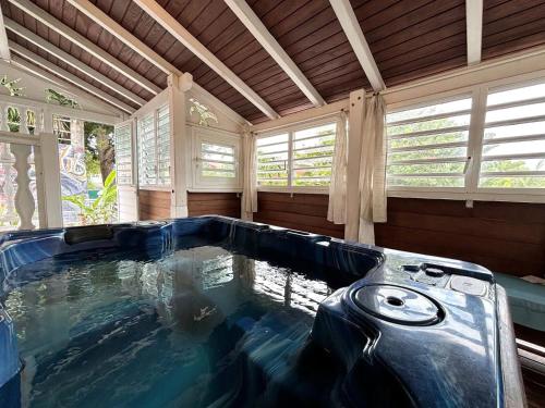 Bungalow à Sainte-Anne avec piscine privée (Bungalow a Sainte-Anne avec piscine privee) in Berard