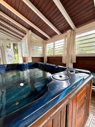 Bungalow à Sainte-Anne avec piscine privée (Bungalow a Sainte-Anne avec piscine privee) in Berard