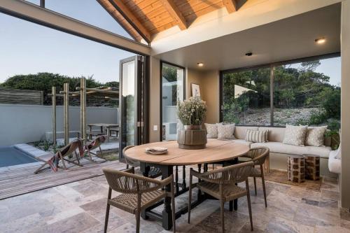 Two Luxury Cabins in Romansbaai Beach & Fynbos Estate - With Inverter in Birkenhead