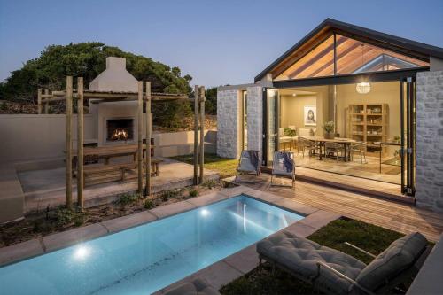 Two Luxury Cabins in Romansbaai Beach & Fynbos Estate - With Inverter in Birkenhead
