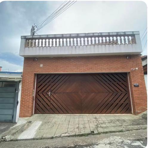 4 bedrooms, 9 beds