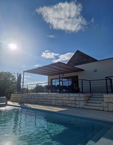 La Grange du Peuch, 10 personnes gîte à louer Brégegere