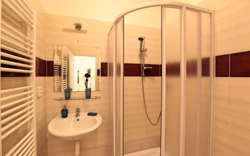 Angel City Aparthotel - main image