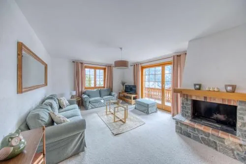 Centrally located with great views and terrace in Champéry, Schweiz