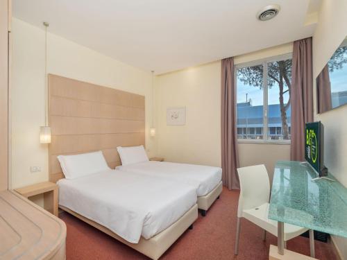 2 twin beds
