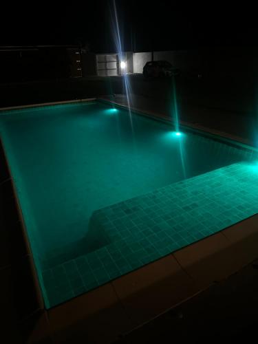 2 bedrooms, 5 beds