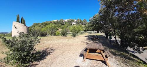 Дитячий майданчик, Village house in Luberon in Pertuis