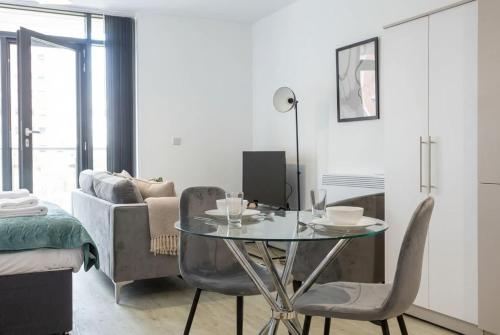 Contemporary Studio Apartment in Manchester, Manchester (photo 7)
