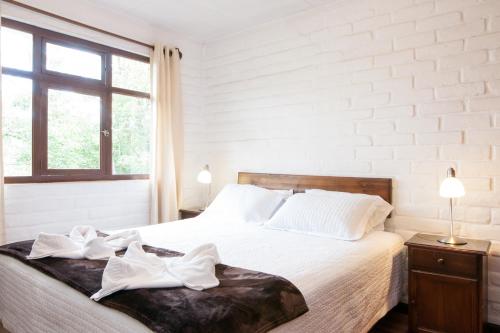 2 bedrooms, 4 beds