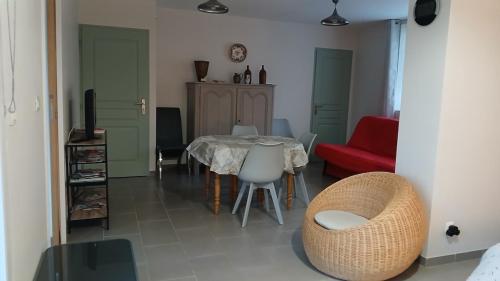 Haute Epine Gîte Ma Vie Là studio avec cuisine équipé (Haute Epine Gite Ma Vie La studio avec cuisine equipe) in Achy