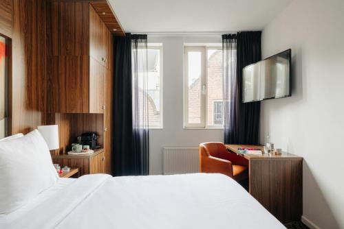 Eden Studios and Apartments - image 25