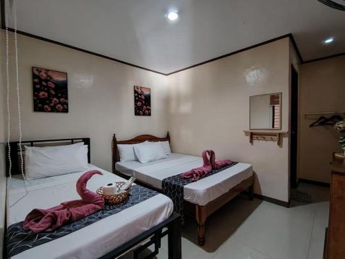 Brenmariel Tourist Inn Room Type - Budget Triple Room