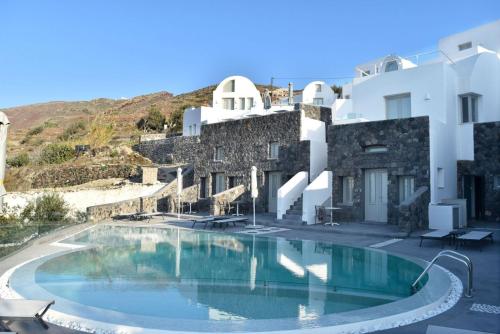 Exterior view, Hotiday Santorini Oia in Santorini