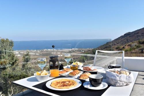 Food and beverages, Hotiday Santorini Oia in Santorini