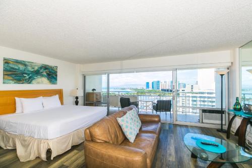 Ilikai Tower 1837 Yacht Harbor View 1BR - Tap to explore photos