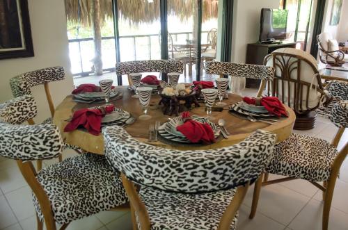 Paraiso Escondido Hotel Villas & Resort in El Zonte