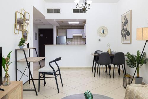1Bedroom in Marina with Metro and Tram Access - image 9