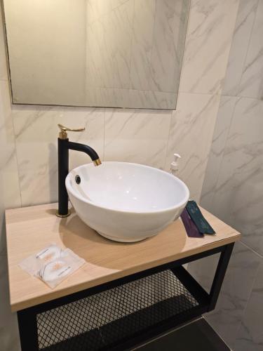 Free massage chair Netflix & PS4 (Muslim friendly) - Empire City Damansara Homestay by Lax My Homes - image 9