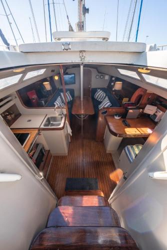 Sleep aboard a beautiful sailboat in Lisbon - Marina Parque das Nações 1