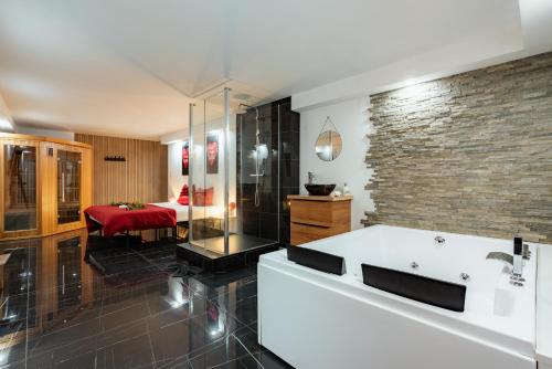 Le Qube Romantique by Prestige Home Living - sauna & balnéo 2 places - Montdidier