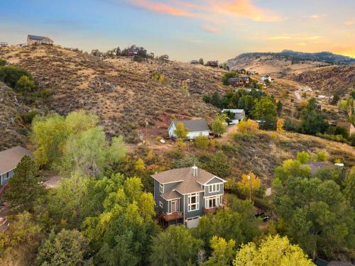 Hillside at Horsetooth Lake & Mountain Views, Near Trails – khách sạn tại Thunder Moor