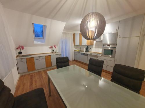 Létesítmények, 3-Zimmer-Wohnung, Küche, Bad nähe Bahnhof Mühlacker (3-Zimmer-Wohnung, Kuche, Bad nahe Bahnhof Muhlacker) in Mühlacker