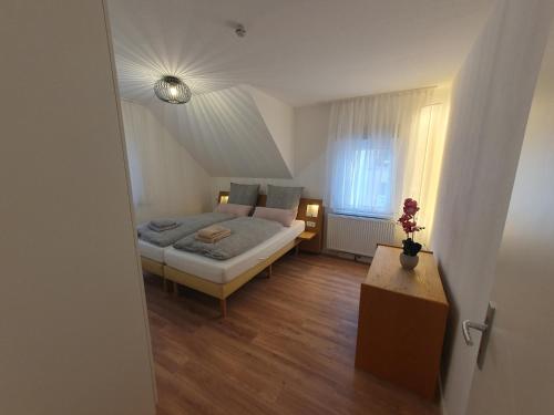 3-Zimmer-Wohnung, Küche, Bad nähe Bahnhof Mühlacker (3-Zimmer-Wohnung, Kuche, Bad nahe Bahnhof Muhlacker) in Mühlacker