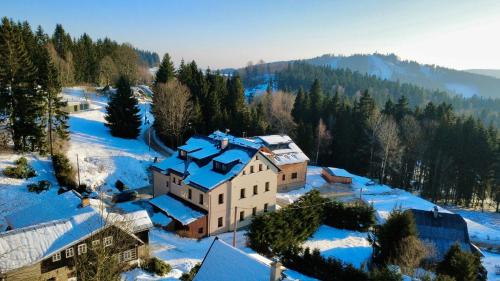 A szálláshely kívülről, Stará Škola Mariánská (Stara Skola Marianska) in Albrechtice V Jizerskych Horach