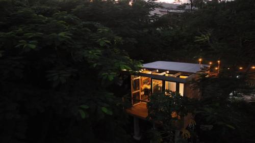 Ropes Retreat- Eco Cabin in เดอะโบกัส