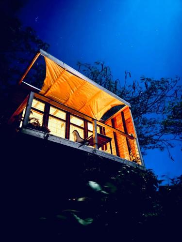 Ropes Retreat- Eco Cabin in เดอะโบกัส